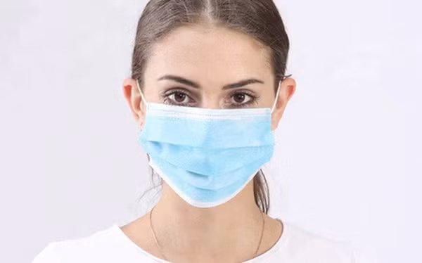 Nếu khẩu trang không ôm khít mặt, bạn cũng nên loại bỏ.