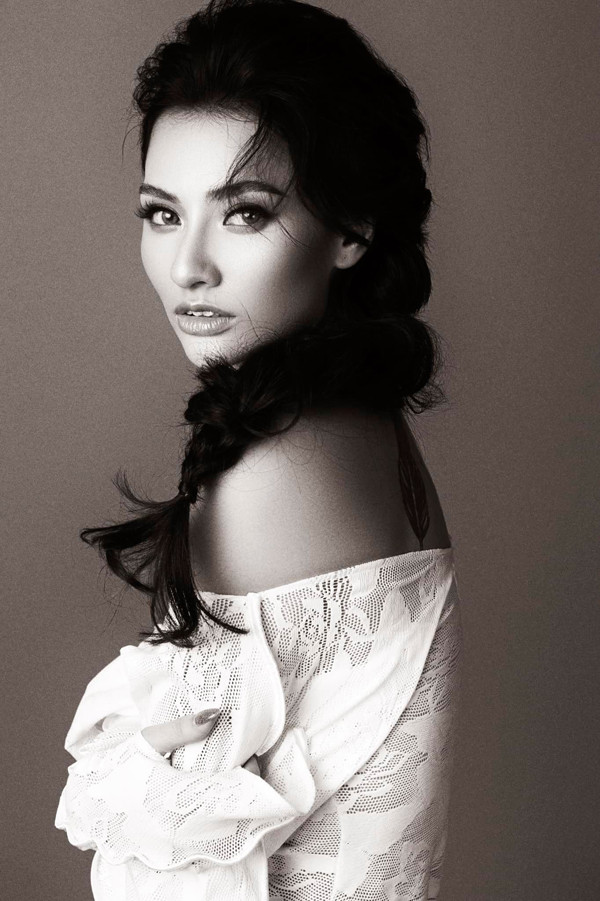 Trên trang cá nhân, Hồng Quế thường xuyên đăng tải hình ảnh ăn mặc sexy, thu hút sự chú ý.