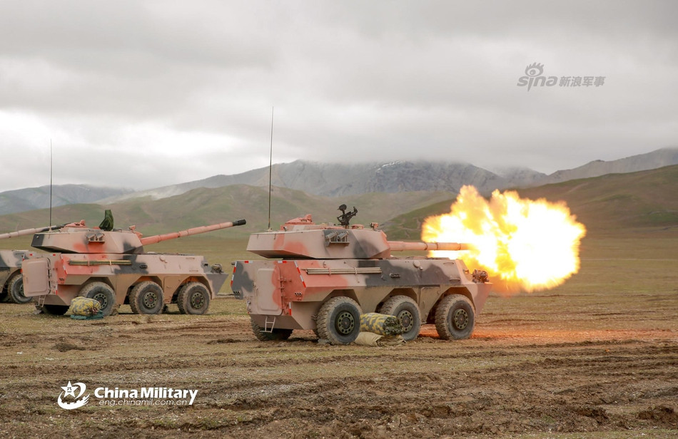 Với các loại thiết giáp hạng nhẹ, thiết giáp lội nước hoặc xe chiến đấu bộ binh, khẩu pháo này hoàn toàn đủ khả năng gây hại cho đối phương. Tuy nhiên trên thực tế thì nhiều loại thiết giáp nhẹ ngày nay cũng được trang bị hệ thống bảo vệ chủ động - thứ sẽ khiến khẩu pháo trên PTL-02 trở nên vô dụng hoàn toàn. Nguồn ảnh: Sina.