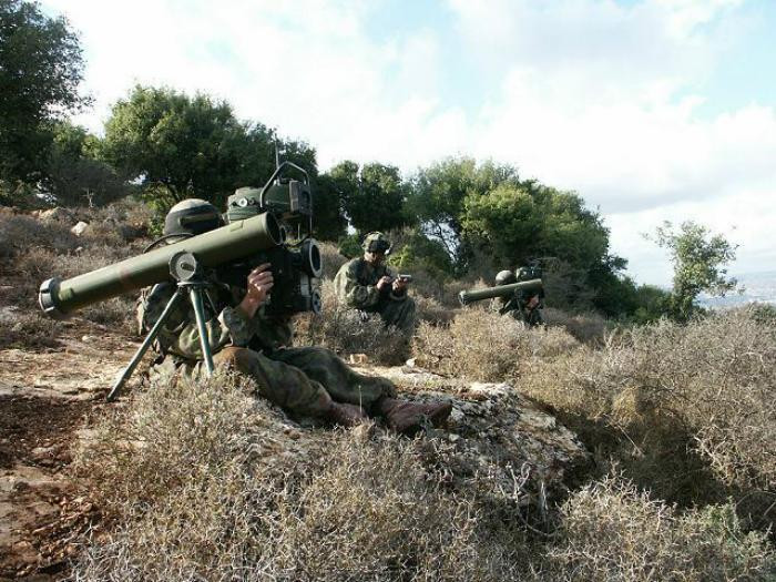 Nguyên nhân của vụ việc được cho là do binh lính Hà Lan... để quên tại khu vực này sau một cuộc hành quân huấn luyện. Trước đó tại khu vực hạ Saxony, đã có một cuộc tập trận quy mô nhỏ được quân đội Hà Lan tổ chức. Nguồn ảnh: Pinterest.