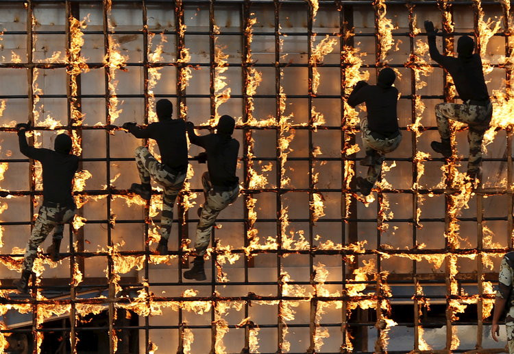 Ả Rập Saudi cũng tổ chức duyệt binh hàng năm ở quy mô không quá lớn nhằm kỷ niệm cuộc hành hương tới Thánh địa Mecca. Cuộc duyệt binh được tổ chức ở Thành địa Mecca vào ngày 17/9 hàng năm. Nguồn ảnh: BI.