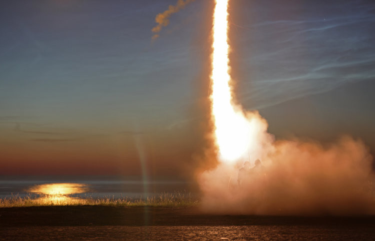 Với đặc điểm nhỏ gọn, nhẹ và có khả năng cơ động cao, các tổ hợp này có thể biến lực lượng bộ binh thành các đơn vị phòng không du kích, hoả lực áp chế ở cường độ cao và có khả năng triển khai trận địa cực nhanh. Nguồn ảnh: BI.