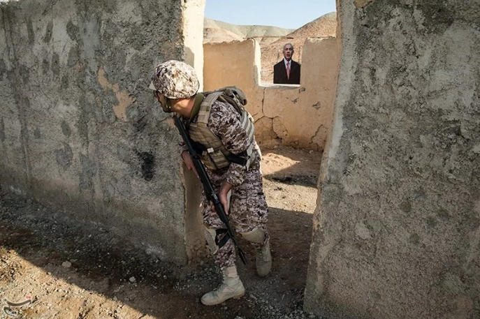 Ngoài ra trong những hình ảnh vừa mới được truyền thông nước này công bố, đặc nhiệm Iran còn có trang bị hoả lực cực kỳ hiện đại đặc biệt là với khẩu súng trường tấn công AK-103. Nguồn ảnh: QQ.