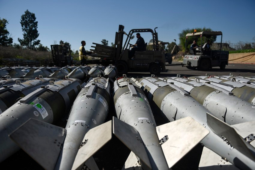 Tính đến thời điểm năm 2019, Israel được coi là quốc gia duy nhất ở Trung Đông có sở hữu vũ khí hạt nhân. Giống với nhiều quốc gia khác, kể cả khi có sở hữu thứ vũ khí này Israel cũng sẽ chỉ coi đây là phương án cuối cùng, được mang ra sử dụng khi quốc gia này không còn khả năng giữ đất khi bị xâm lược. Nguồn ảnh: Thearchive.