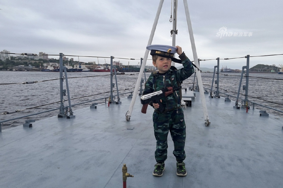 Năm nay, Diễn đàn Công nghệ Quốc phòng ARMY 2019 quy tụ các nhà sản xuất vũ khí từ 120 quốc gia trên khắp thế giới - nhiều gấp đôi so với ARMY 2018 diễn ra vào năm ngoái. Nguồn ảnh: Sina.