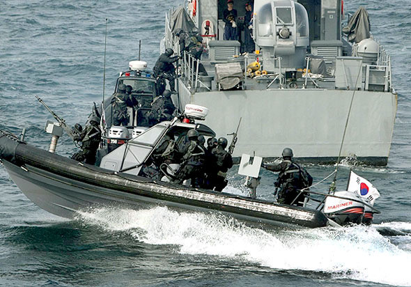 Theo thông tin được truyền thông Hàn Quốc đăng tải, Nhà Xanh đã lên kế hoạch để triển khai lực lượng đặc nhiệm Cheonghae tới eo biển Hormuz. Nguồn ảnh: Chosul.