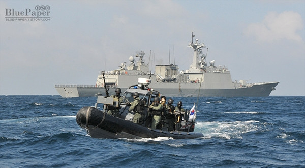 Việc Hàn Quốc đồng ý tham gia vào hoạt động bảo vệ an ninh hàng hải này có thể coi là bước khởi đầu cho việc leo thang căng thẳng ở Trung Đông khi mà rất nhiều quốc gia trên thế giới - đặc biệt là các nền kinh tế phát triển có lợi ích kinh tế gắn liền với eo Hormuz. Nguồn ảnh: Chosul.