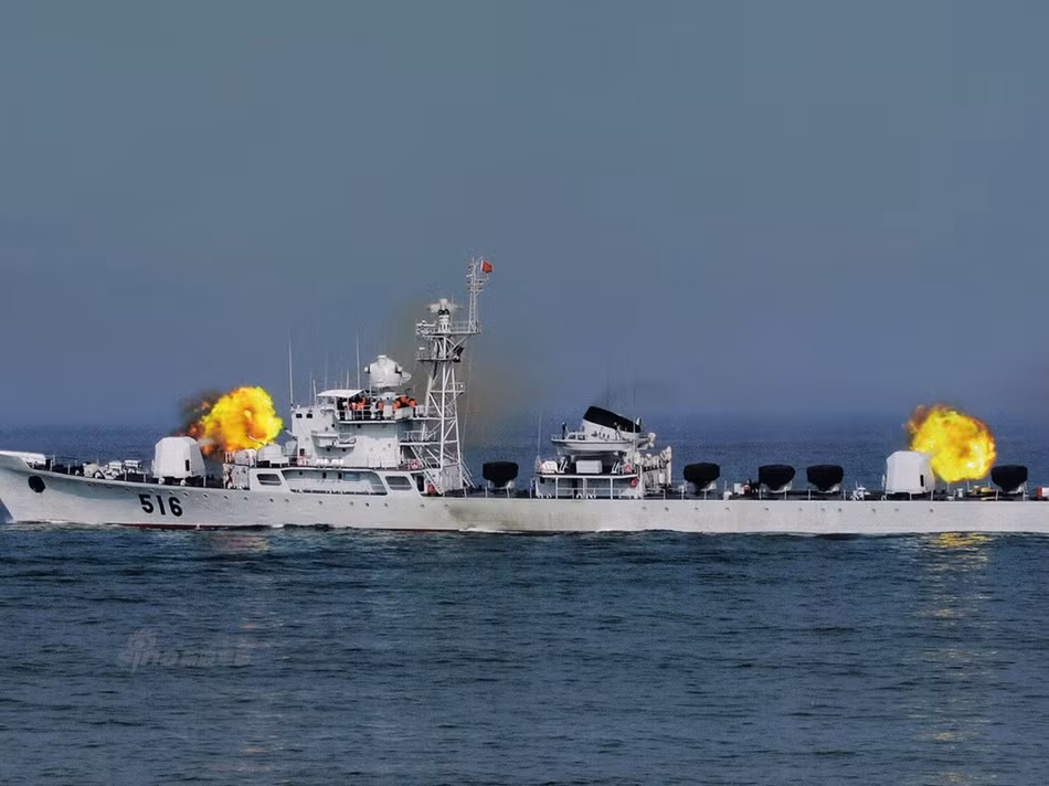 Tàu Cửu Giang được loại khỏi biên chế của Hải quân Trung Quốc từ tháng 6/2018 nhưng phải mất thêm một năm để tháo bỏ các trang thiết bị vũ khí, điện tử trên tàu trước khi kéo nó về "nơi an nghỉ cuối cùng". Nguồn ảnh: Sina.