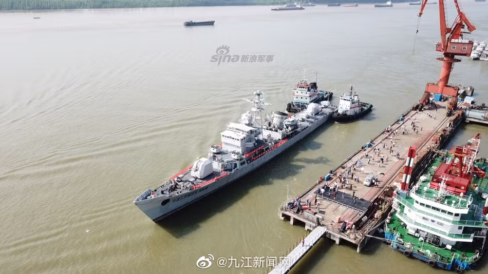 Theo kế hoạch, tàu Cửu Giang sau này sẽ được thay đổi cấu trúc và trở thành một công viên nổi trên biển, phục vụ du khách và những người hiếu kỳ tới thăm quan. Nguồn ảnh: Sina.