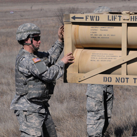 Erica Gunter đi vào lịch sử khi được giao làm khẩu đội trưởng một dàn pháo phản lực Mỹ lúc mới đeo lon hạ sĩ.