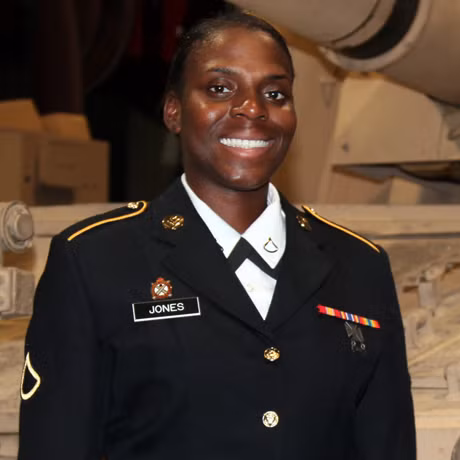 Jessica Jones là chuyên viên cơ khí pháo binh – công việc vốn chỉ dành cho nam giới.