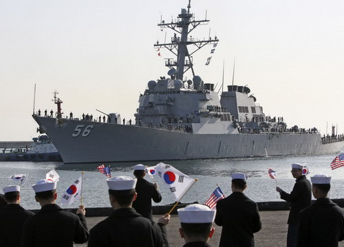 Nếu xung đột không xảy ra ở eo biển Hormuz, sự hiện diện của Hàn Quốc tại đây cũng được coi là "làm tròn trách nhiệm" với một đồng minh thân cận của Mỹ. Việc Hàn Quốc đồng thuận điều quân tới nơi cách quê nhà nửa vòng Trái Đất có thể coi là một thông điệp ngầm với Washington về việc "không bỏ rơi lẫn nhau" trong tương lai, đảm bảo rằng quân đội Mỹ sẽ vẫn hiện diện ở quốc gia này trong tương lai chứ không rút quân về nước như yêu cầu của phía Bình Nhưỡng đã xuất hiện trong nhiều cuộc thượng đỉnh Mỹ - Triều vừa diễn ra. Nguồn ảnh: QQ.