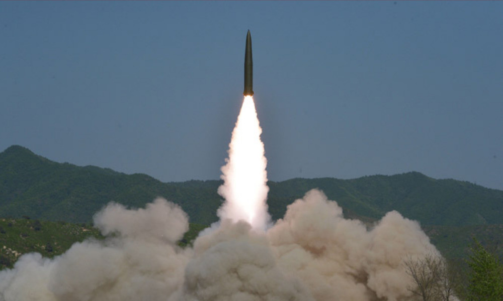 Hồi tháng năm vừa rồi, tờ Reuters cũng khẳng định việc Triều Tiên thiết kế một loại tên lửa "có độ ổn định cao" và "khó bị đánh chặn bởi hệ thống phòng không" không có mục đích nào khác ngoài việc nhắm vào Hàn Quốc. Nguồn ảnh: BI.