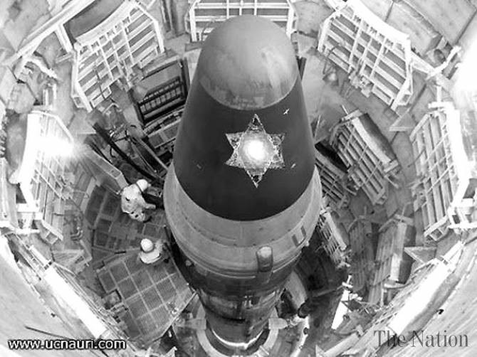 Ngoài ra, tình báo Mỹ sau khi phân tích những bức ảnh chụp vệ tinh vào thời điểm này cũng khẳng định rằng có ít nhất hai vụ nổ liên tiếp đã xảy ra liên tiếp nhau - củng cố thêm cho luận điểm Israel và Nam Phi đã cùng thử nghiệm vào cùng một thời điểm trong cùng một khu vực. Nguồn ảnh: Thearchive.