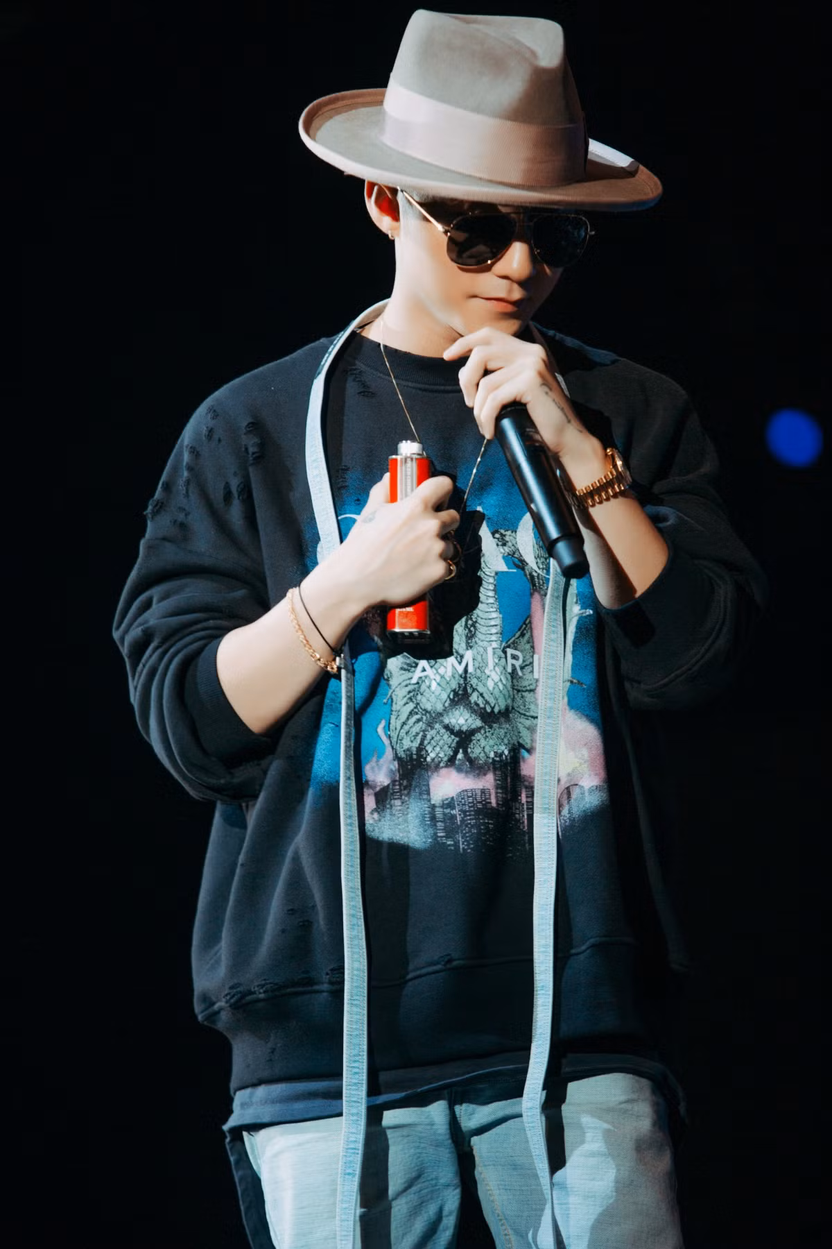 “Soi suong suong” loat do hieu cua Son Tung M-TP tai Sky Tour 2019-Hinh-7