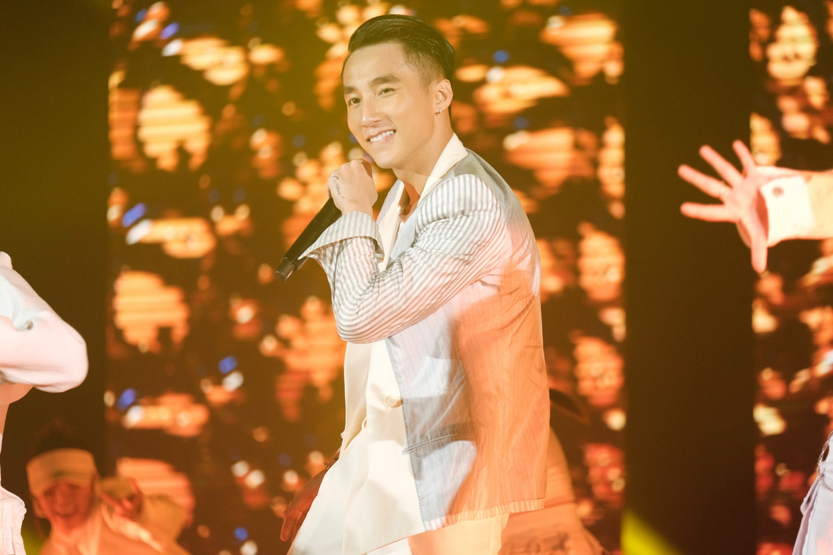 “Soi suong suong” loat do hieu cua Son Tung M-TP tai Sky Tour 2019-Hinh-6