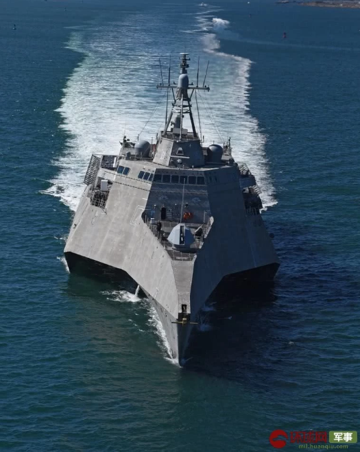 Đây là lần đầu tiên một tàu chiến đấu ven bờ lớp Independence của Hải quân Mỹ có mặt ở châu Á Thái Bình Dương. Tàu mang tên USS Montgomery và là chiếc tàu thứ tám được đóng theo lớp Independence. Nguồn ảnh: QQ.