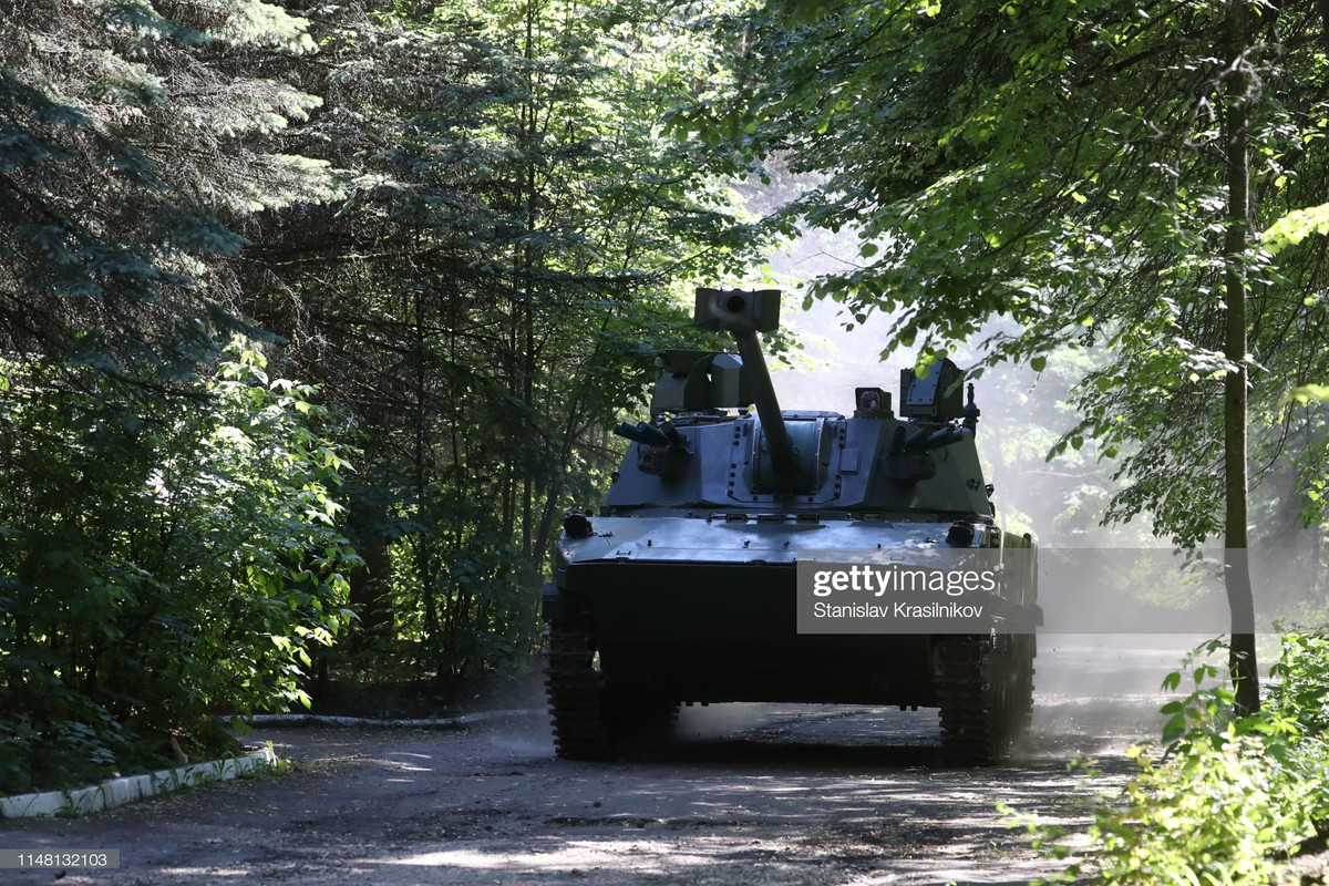 Kíp chiến đấu gồm có 4 người, mật độ hỏa lực từ 6 đến 8 phát đạn/phút và tầm bắn 13 km. Hoạt động chuẩn bị và chiến đấu quyết liệt hoàn toàn tự động. Nguồn ảnh: Stanislav Krasilnikov.