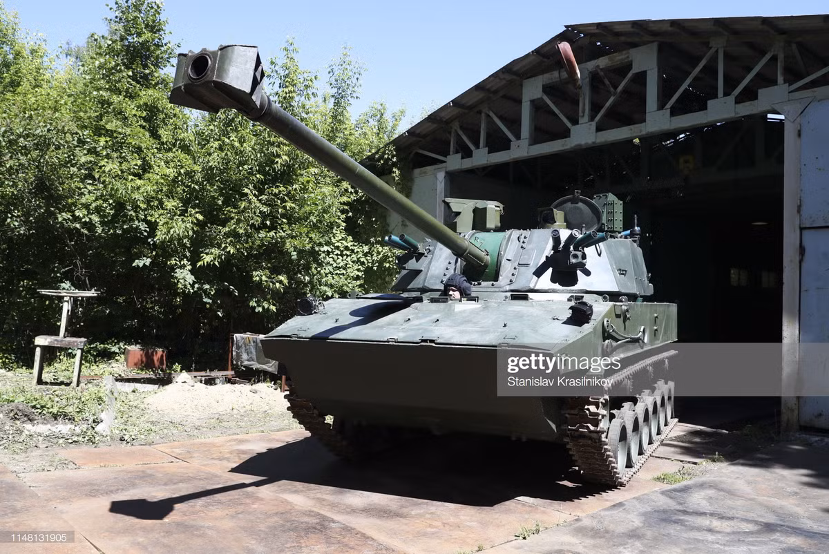 Cũng theo Schastlivtsev loại đạn pháo mới cho Lotos có tên gọi là "Glissada", được phát triển dựa trên chương trình chế tạo đạn pháo 152mm tiên tiến cho tổ hợp pháo tự hành Koalitsya hiện đại nhất của Quân đội hiện tại. Nguồn ảnh: Stanislav Krasilnikov.