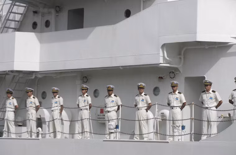 Tàu có chiều dài khoảng 115 mét, rộng 14 mét và tốc độ tối đa vào khoảng 18 hải lý giờ tương đương khoảng 33 km/h tuỳ thuộc vào điều kiện thời tiết trên biển khi di chuyển. Nguồn ảnh: Pinterest.