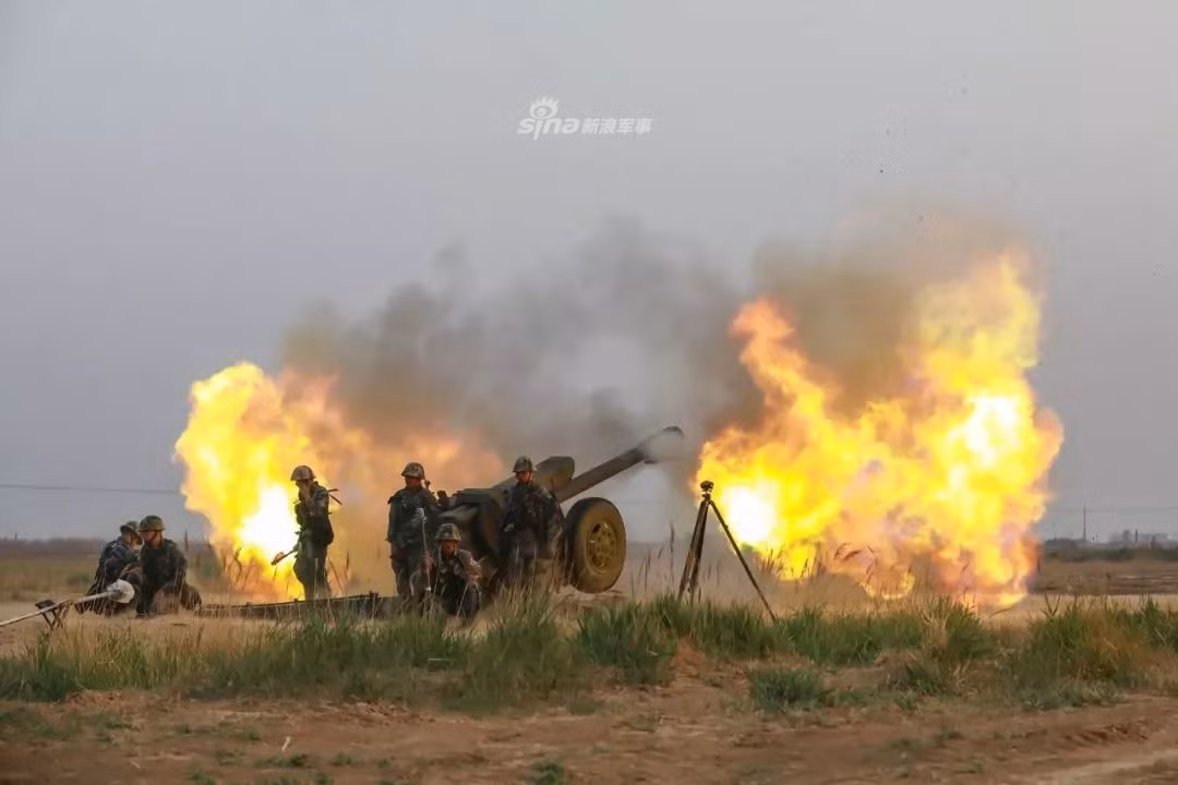 Tuy nhiên một đơn vị tác chiến tự hành độc lập như vậy sẽ tốn kém rất nhiều chi phí sản xuất cũng như sử dụng và các quốc gia lớn như Nga, Mỹ ngày nay vẫn sử dụng pháo kéo trong biên chế của mình để giảm kinh phí vận hành. Nguồn ảnh: Sina.