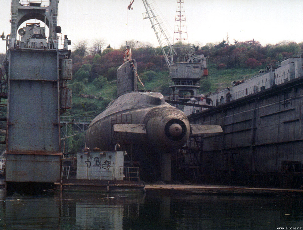 Cũng vì không sử dụng hệ thống chân vịt lộ thiên, bơm phun áp lực gây ra cực kỳ ít tiếng động, rất thích hợp khi sử dụng trên tàu ngầm, đảm bảo được độ bí mật mỗi khi tàu ngầm di chuyển. Nguồn ảnh: QQ.