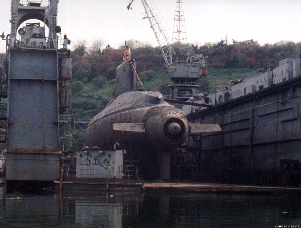 Cũng vì không sử dụng hệ thống chân vịt lộ thiên, bơm phun áp lực gây ra cực kỳ ít tiếng động, rất thích hợp khi sử dụng trên tàu ngầm, đảm bảo được độ bí mật mỗi khi tàu ngầm di chuyển. Nguồn ảnh: QQ.