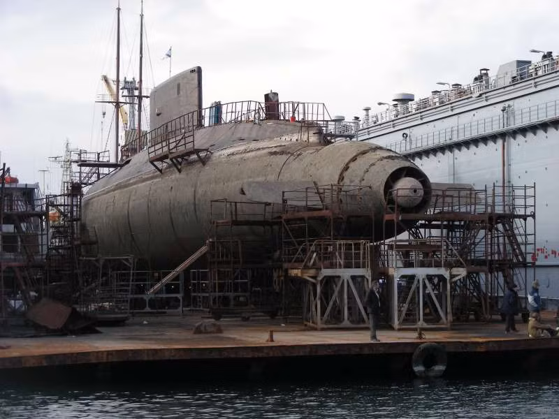 Bên cạnh đó, ngoài điểm yếu về mặt kỹ thuật cũng như giá thành, động cơ đẩy kiểu này hiện vẫn chưa được phổ biến do nó có rất nhiều trở ngại về mặt vận hành. Ví dụ như các loại động cơ phun nước áp lực sẽ đưa phương tiện di chuyển với tốc độ cao hơn so với thông thường nhưng bù lại các động cơ này lại hoạt động không hiệu quả ở tốc độ thấp. Nguồn ảnh: QQ.