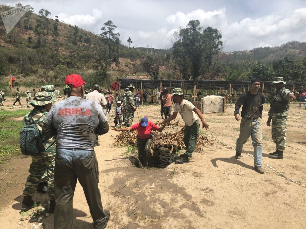 Mặc dù có những người đã ngoài 50 tuổi, tuy nhiên trong khoá huấn luyện những bài tập thể lực vẫn được xuất hiện với cường độ cao.