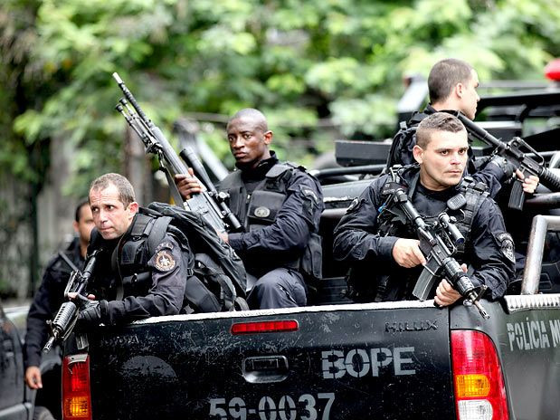 Ngoài nhiệm vụ tấn công và triệt phá các nhóm tội phạm trong khu ổ chuột, nhiệm vụ của lực lượng BOPE còn bao gồm bảo vệ cho các sự kiện quan trọng trong thành phố, giải cứu con tin hay thậm chí là đàn áp bảo loạn trong nhà tù. Nguồn ảnh: QQ.