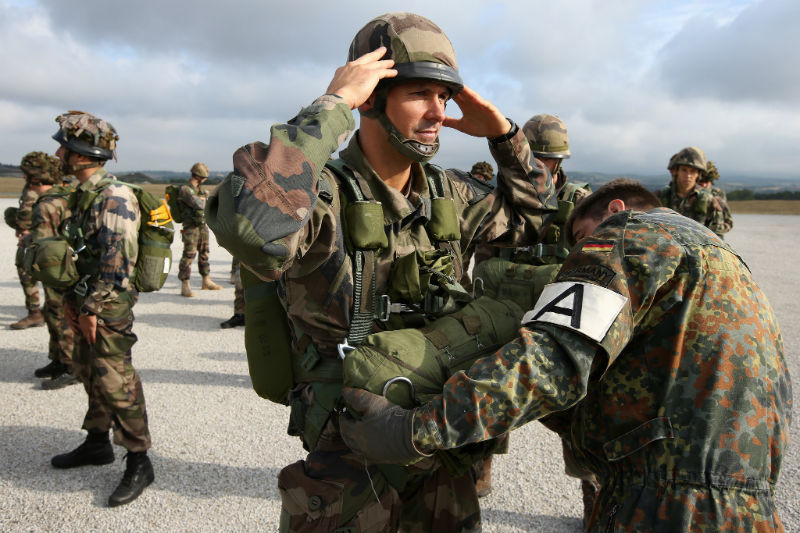 Hiện tại, Mỹ đang muốn các quốc gia cường quốc kinh tế của NATO tăng chi ngân sách quốc phòng cho đủ 2% GDP kinh tế - đúng với thoả thuận khi gia nhập NATO. Tuy nhiên với động thái này, Đức chắc chắn sẽ khiến Washington nóng mặt. Nguồn ảnh: Kappeler.