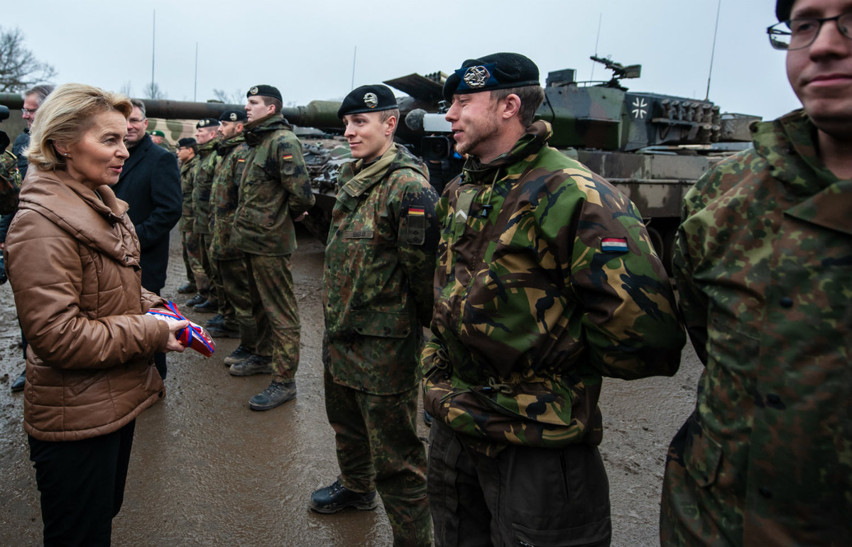 Sau khi bị cắt giảm gần một nửa số tiền chi cho ngân sách quốc phòng, năm 2020 dự tính Quân đội Đức sẽ chỉ nhận được tổng cộng 44,9 tỷ Euro - tuy nhiên nhiều quan chức chính phủ của nước này thậm chí còn hy vọng chi ngân sách quốc phòng năm 2020 sẽ chỉ dừng ở ngưỡng 44,1 tỷ Euro. Nguồn ảnh: Kappeler.