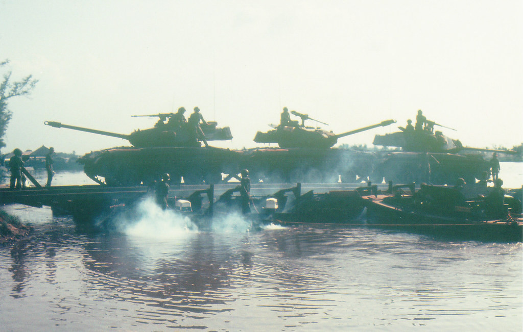 Trong quá khứ đã từng có tới gần 30 quốc gia trên thế giới sử dụng loại xe tăng này, thậm chí tới tận ngày nay vẫn còn rất nhiều quốc gia tiếp tục sử dụng Walker Bulldog trong biên chế, bất chấp việc loại xe tăng này đã quá lỗi thời. Nguồn ảnh: Pinterest.