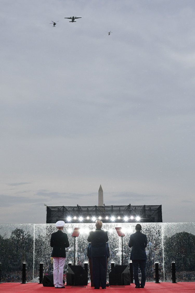 Cuộc diễu binh hoành tráng mùng Ngày Độc Lập của Mỹ năm nay dưới thời Tổng thống Mỹ Donald Trump cũng là một trong những cuộc diễu binh quy mô lớn nhất lịch sử nước này. Nguồn ảnh: BI.