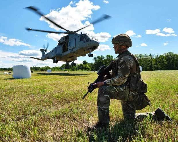 Tuy nhiên, yếu tố bất ngờ này dường như chỉ là suy nghĩ của quân Anh vì "lực lượng chiếm đóng" đã tập hợp lại và đẩy lùi họ.