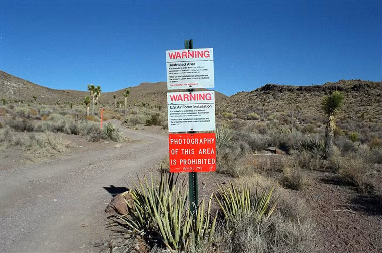 Hiện tại, kế hoạch "tấn công Area 51" vẫn tiếp tục được những người Mỹ tò mò nghiên cứu để hoàn thiện. Truyền thông thế giới hài hước nhận xét đây là cách giải quyết vấn đề rất "Mỹ" - khi mà trí tò mò không được thoả mãn bạn phải tự đi tìm câu trả lời. Nguồn ảnh: BI.