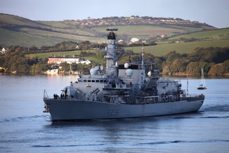 Trong trường hợp loại vũ khí "nhẹ nhàng" nhất trên khinh hạm Montrose không đủ khả năng để đối phó với các tàu chiến của Iran thì hải quân Anh vẫn còn trong tay nhiều loại vũ khí mạnh hiệu quả khác. Nguồn ảnh: BI.