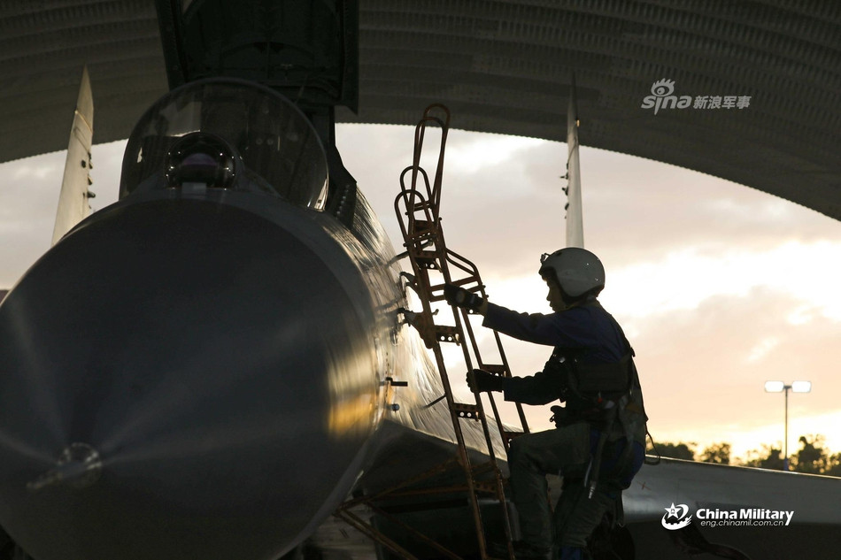 Hiện tại, Trung Quốc đang có trong tay tổng cộng 8 phiên bản chiến đấu cơ J-11 trong đó bao gồm bốn phiên bản được phát triển từ dòng J-11B. Nguồn ảnh: Sina.