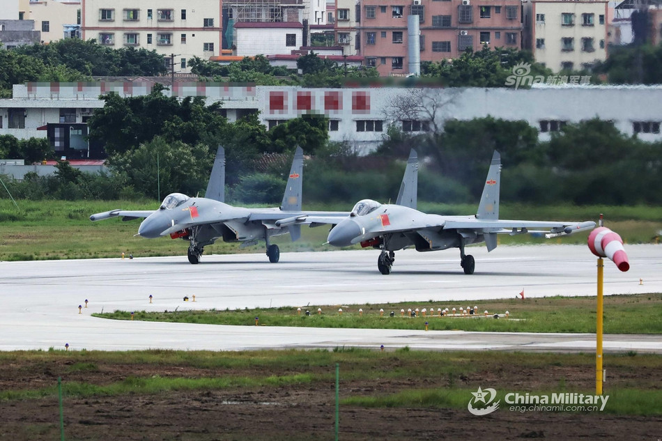 Phải tới phiên bản tiêm kích J-11B, Trung Quốc mới ứng dụng được công nghệ chế tạo của quốc gia này và đây cũng là lần đầu tiên một phiên bản J-11 được trang bị động cơ WS-10A do Trung Quốc tự phát triển. Nguồn ảnh: Sina.