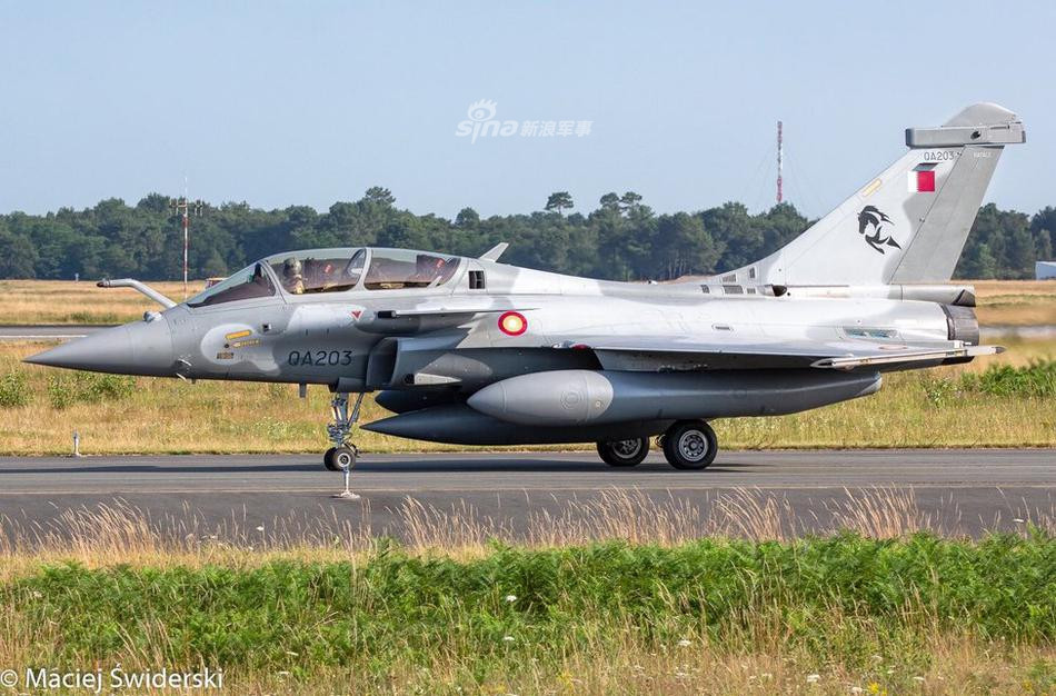 Các chiến đấu cơ Rafale được Qatar ký hợp đồng mua từ Pháp hồi tháng 12/2017 và đây là đợt thứ hai Qatar nhận được những chiếc chiến đấu cơ này. Đợt đầu tiên đã được bàn giao cho Qatar từ tháng 2/2019. Nguồn ảnh: Sina.
