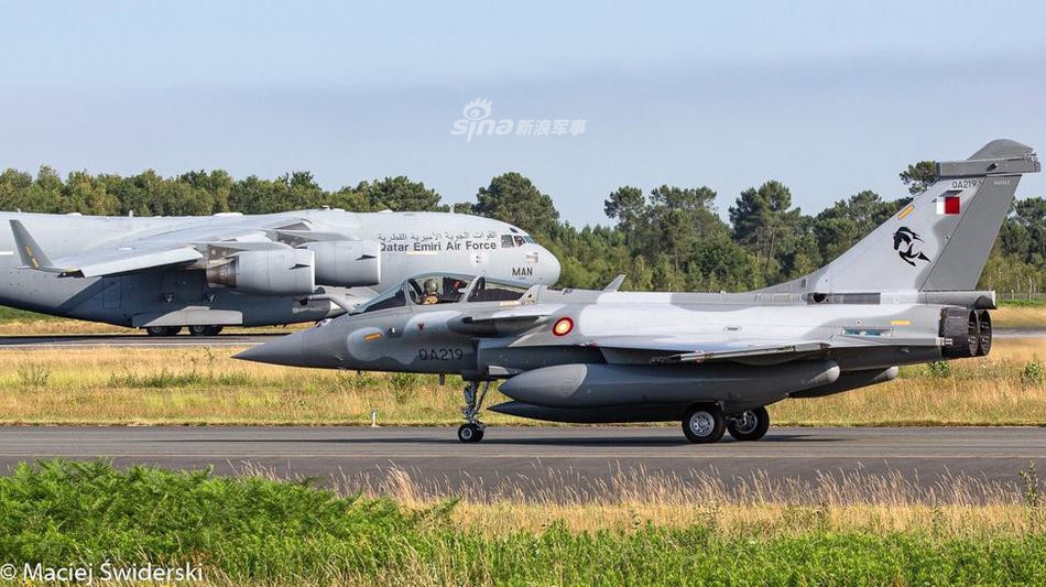 Việc đưa các tiêm kích Rafale vào biên chế của mình đã biến Không quân Qatar thành lực lượng không quân đắt giá nhất thế giới - đắt giá hơn cả những chiến đấu cơ F-35 trong biên chế của Không quân Israel hiện tại. Nguồn ảnh: Sina.