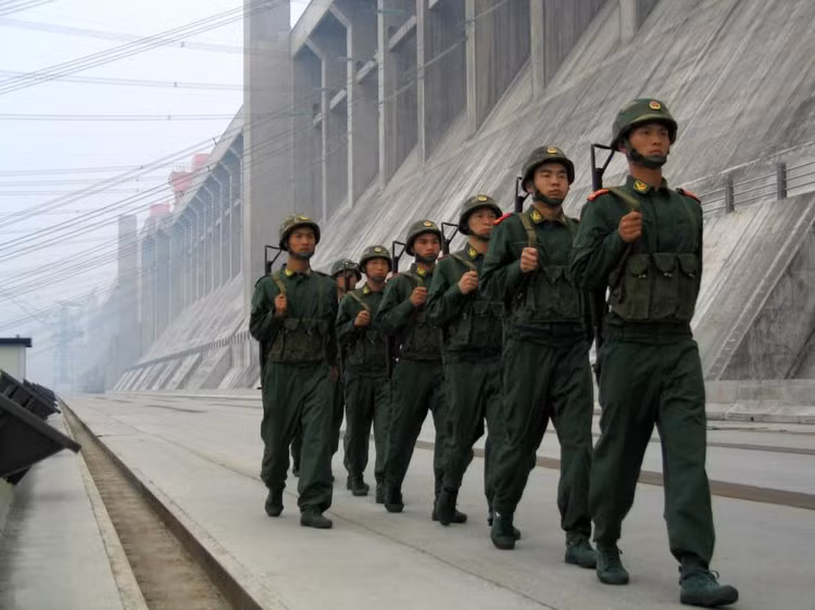 Chính vì điều này mà ngay từ khi khởi công xây dựng đập Tam Hiệp, quân đội Trung Quốc đã đặc biệt đề cao vấn đề an ninh, an toàn cho con đập này. Nguồn ảnh: QQ.
