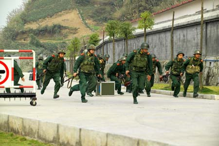 Xét trên khía cạnh thực tế, đập Tam Hiệp có tầm quan trọng thậm chí còn hơn cả Bắc Kinh và Thượng Hải, trữ lượng nước của con đập này có khả năng ảnh hưởng tới nhiều trăm triệu người Trung Quốc vậy nên nó luôn cần phải được bảo vệ thật nghiêm ngặt. Nguồn ảnh: QQ.