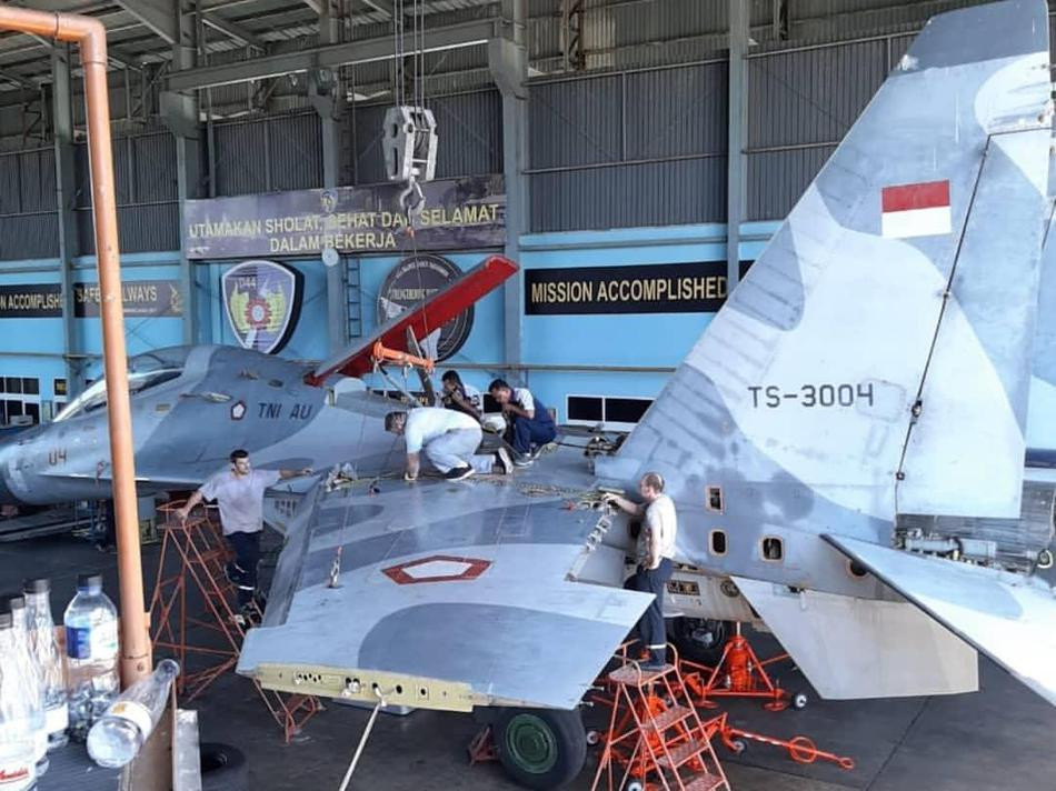Trong quá khứ, Belarus đã từng đại tu hàng loạt tiêm kích Su-30MK2 cho phía Indonesia. Các tiêm kích này thậm chí còn cần tới máy bay vận tải để được đưa sang tận Belarus để thực hiện quá trình đại tu. Nguồn ảnh: Sina.