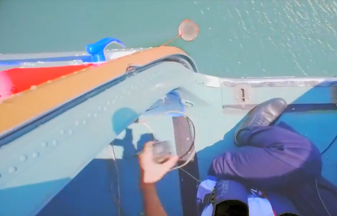 Di chuyển đến khu vực múc nước. Nguồn ảnh: VNHS.