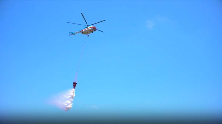 Từ năm 2017, Indonesia đã ký hợp đồng thuê bốn chiếc Mi-172 của Việt Nam để thực hiện nhiệm vụ bay chữa cháy. Nguồn ảnh: VNHS.