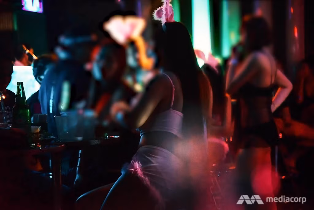 Tour tinh duc bien gioi Thai Lan: Su hao nhoang bat chap xung dot, bom dan ben ngoai-Hinh-3