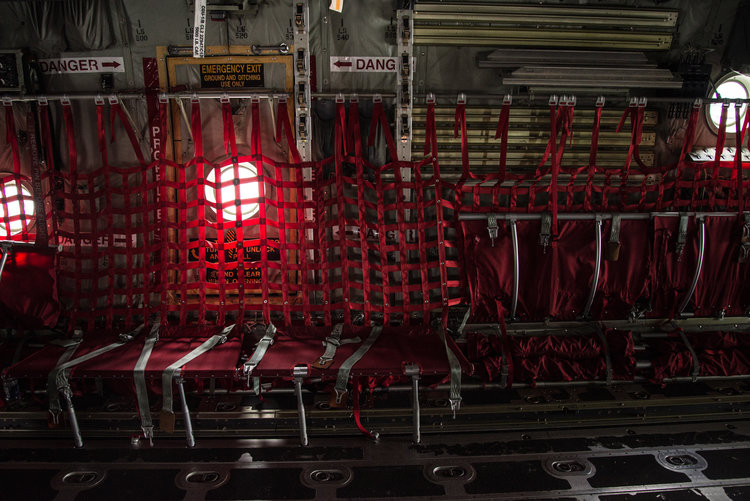 C-130 chở theo được tối đa 128 lính - tất nhiên là binh lính không mang theo đầy đủ trang thiết bị và vũ khí. Nguồn ảnh: BI.