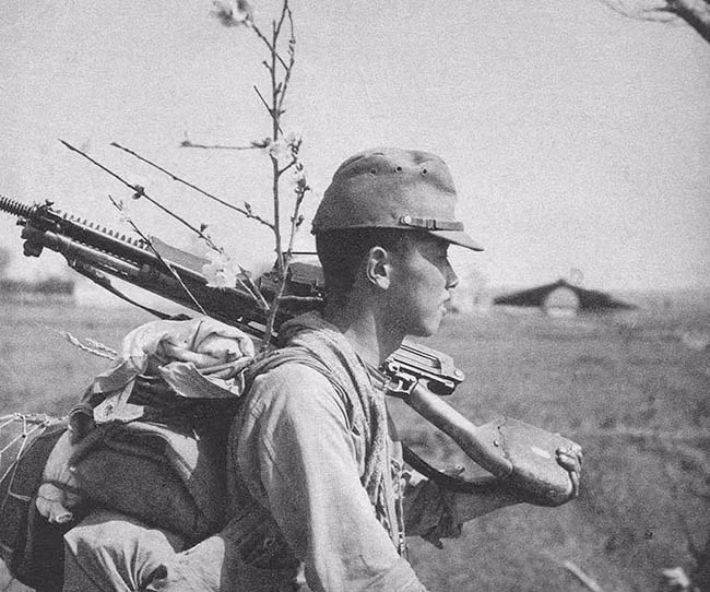 Trong điều kiện thử nghiệm, tốc độ bắn của súng tối đa là 500 viên mỗi phút, sơ tốc đầu nòng lên tới 736 mét/giây cho phép nó đạt được khoảng cách bắn tối đa 2000 mét trong khi tầm bắn hiệu quả đạt khoảng 600 mét. Nguồn ảnh: Pinterest.