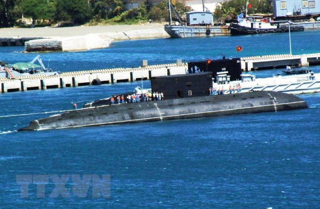 Đến nay, toàn bộ 6 chiếc tàu ngầm hiện đại lớp Kilo 636 Việt Nam đặt mua từ Liên bang Nga đã được đưa vào đội hình chiến đấu của Lữ đoàn Tàu ngầm 189, sẵn sàng tham gia các phương án tác chiến cao nhất; kịp thời đáp ứng nhiệm vụ bảo vệ chủ quyền biển, đảo Tổ quốc trong bất cứ hoàn cảnh nào. (Ảnh: Tiên Minh/TTXVN)